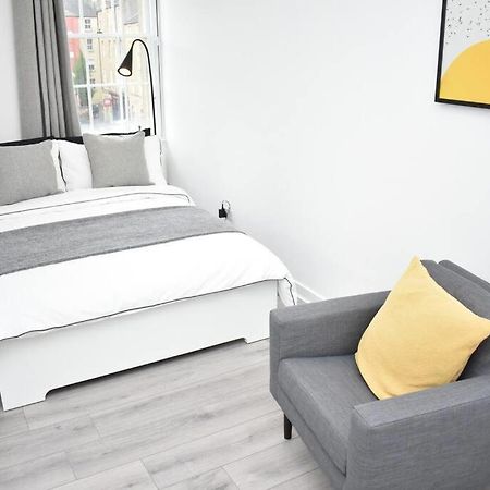 Modern & Bright 1 Bed For 4 Close To City Centre! 爱丁堡 外观 照片