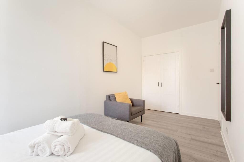 Modern & Bright 1 Bed For 4 Close To City Centre! 爱丁堡 外观 照片