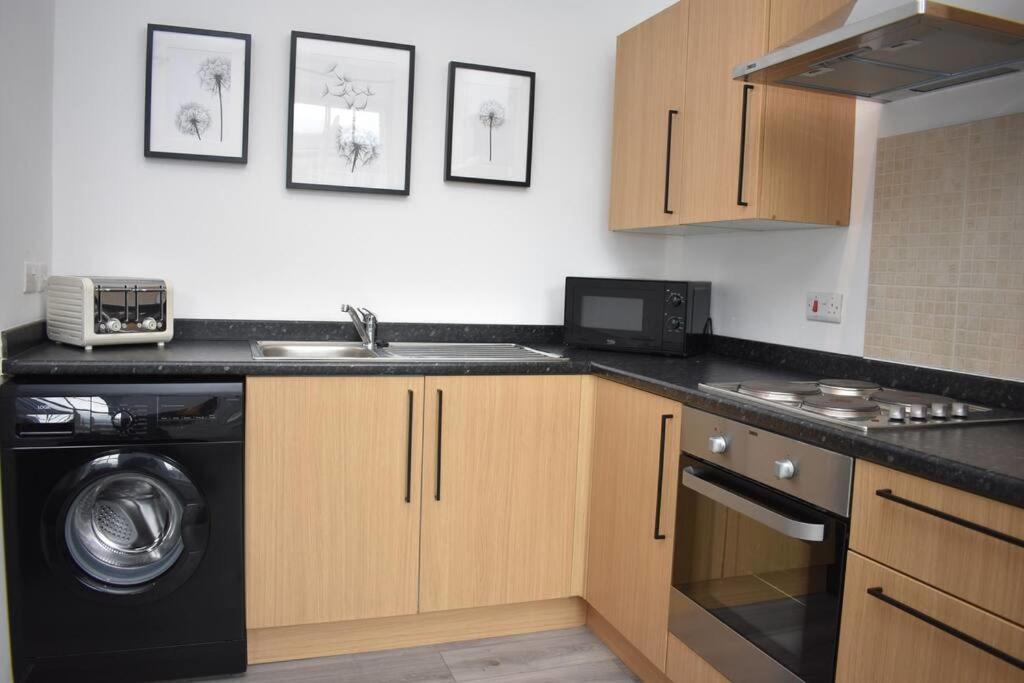 Modern & Bright 1 Bed For 4 Close To City Centre! 爱丁堡 外观 照片