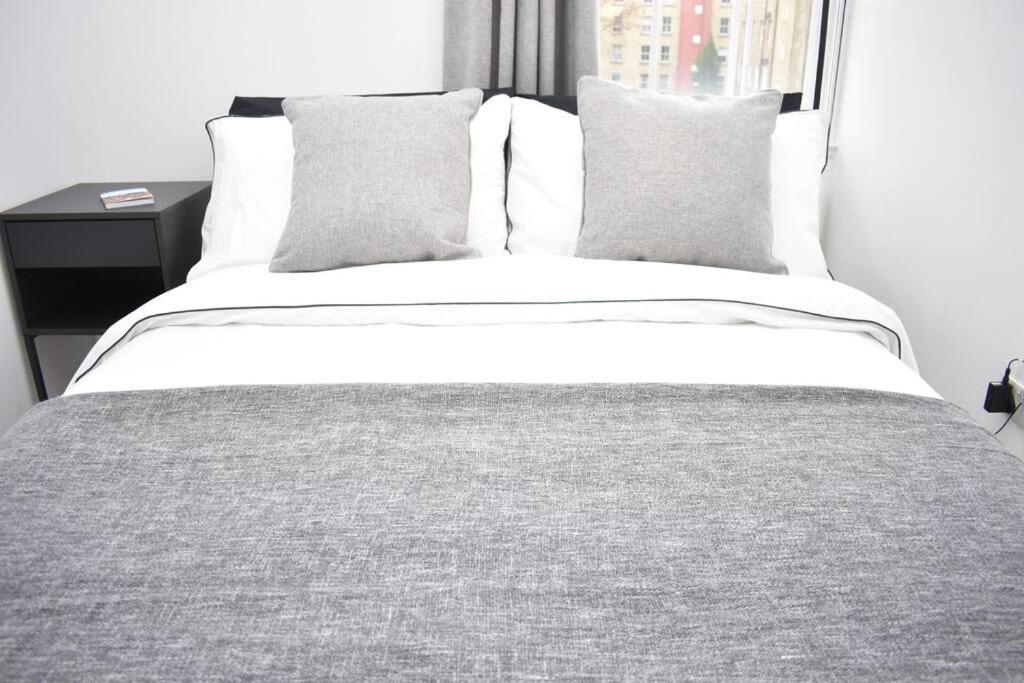 Modern & Bright 1 Bed For 4 Close To City Centre! 爱丁堡 外观 照片