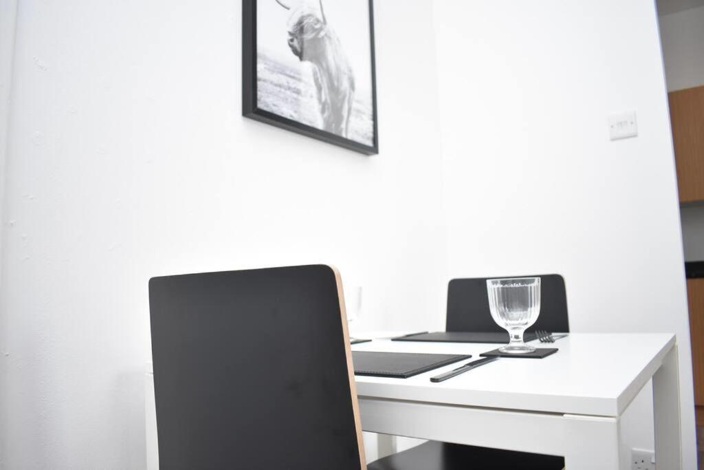Modern & Bright 1 Bed For 4 Close To City Centre! 爱丁堡 外观 照片