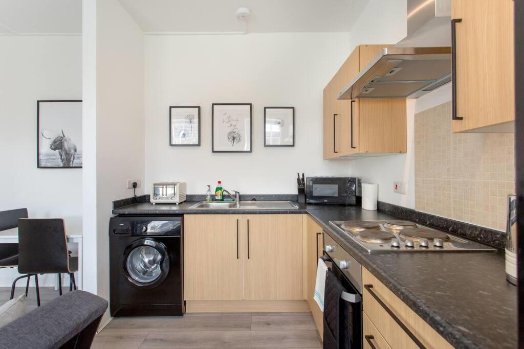 Modern & Bright 1 Bed For 4 Close To City Centre! 爱丁堡 外观 照片