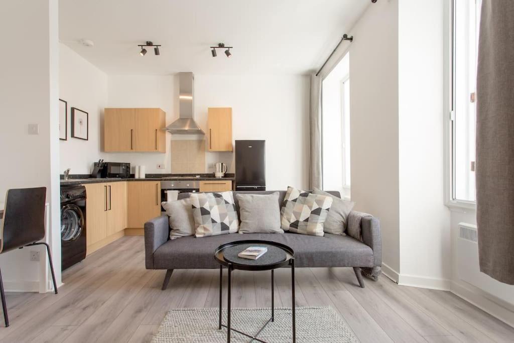 Modern & Bright 1 Bed For 4 Close To City Centre! 爱丁堡 外观 照片