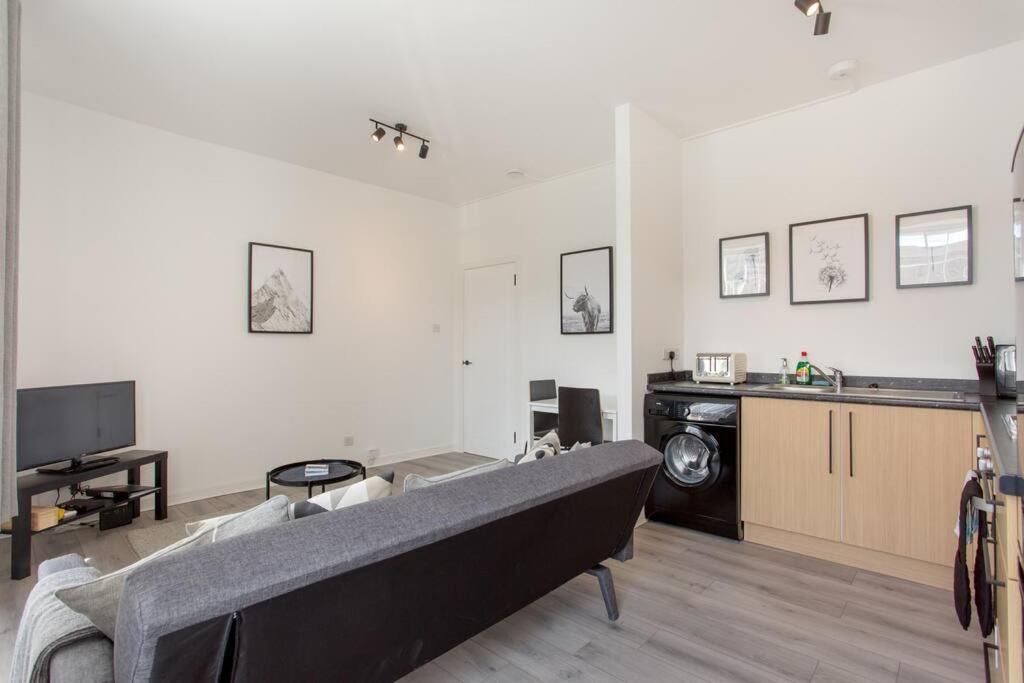 Modern & Bright 1 Bed For 4 Close To City Centre! 爱丁堡 外观 照片